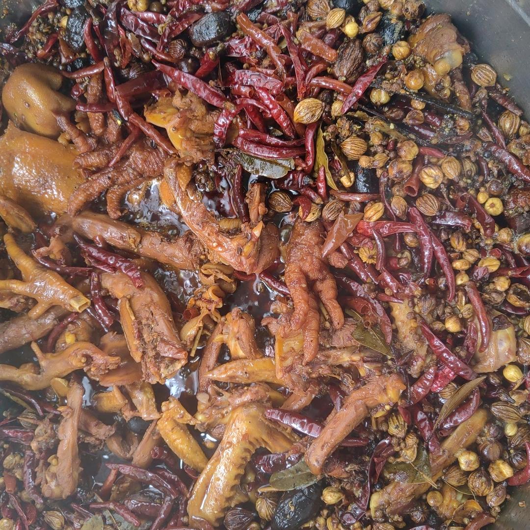 婷宝，黑鸭热卤