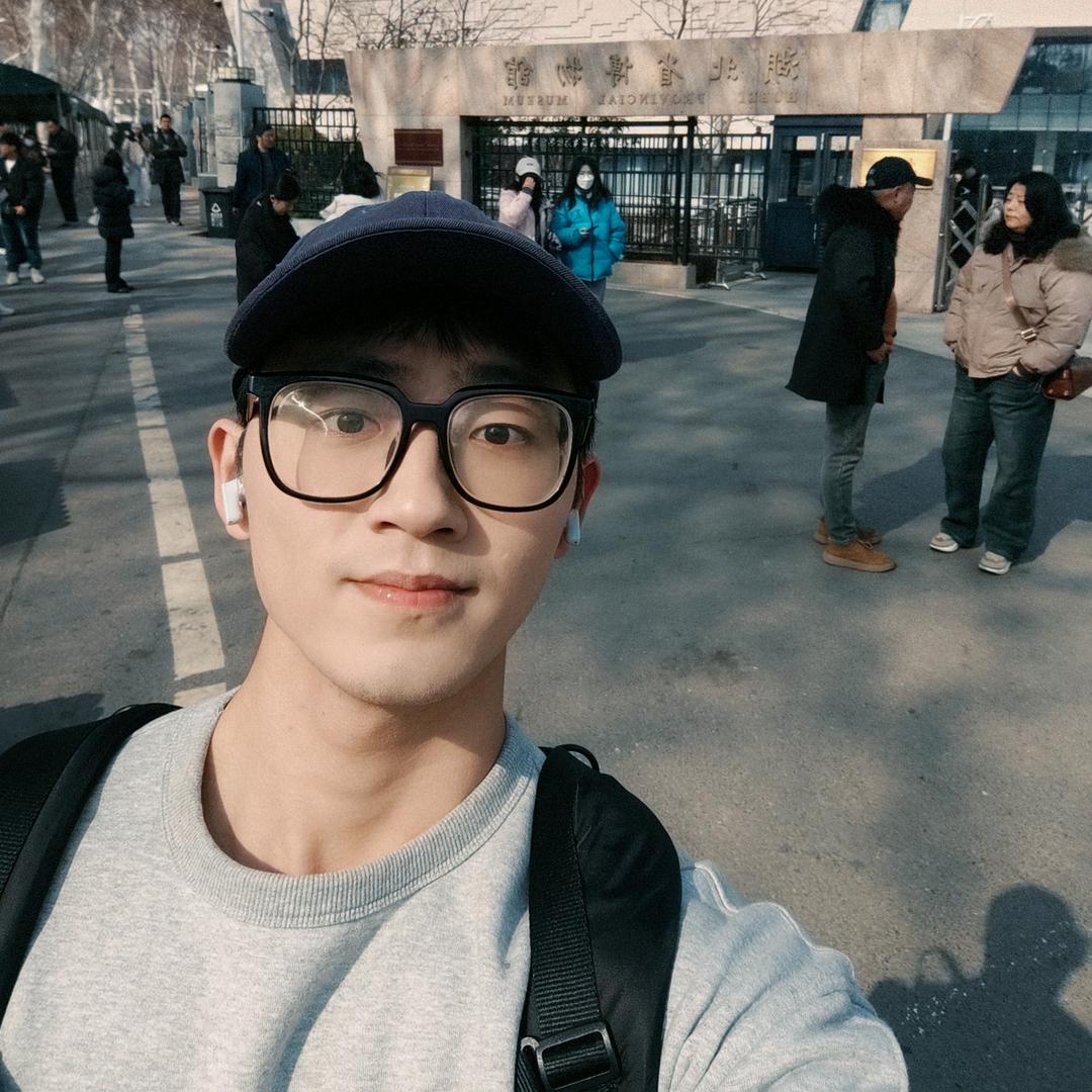 不倒翁健身名门店  刘悍