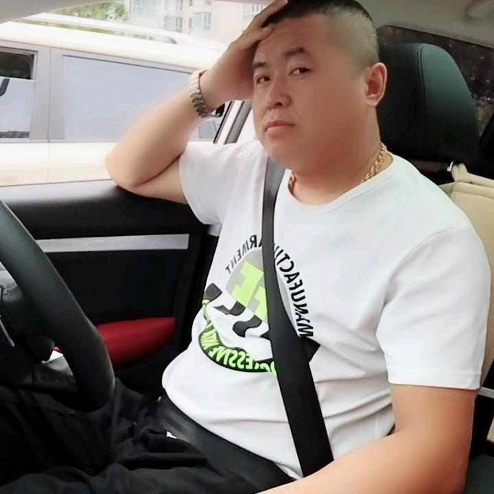 哈尔滨军哥