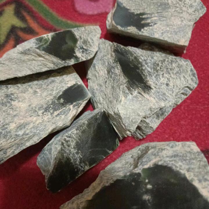 塔青玉