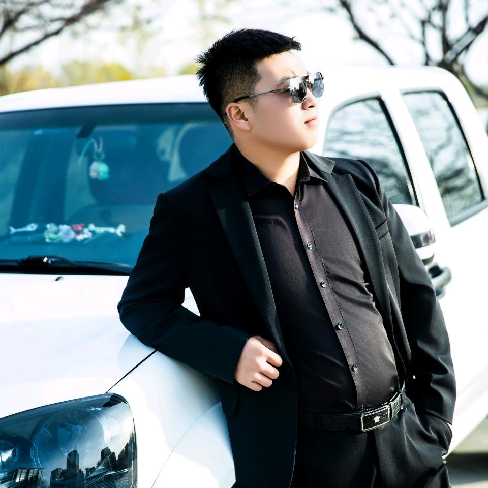 开🚜的娃   小聂