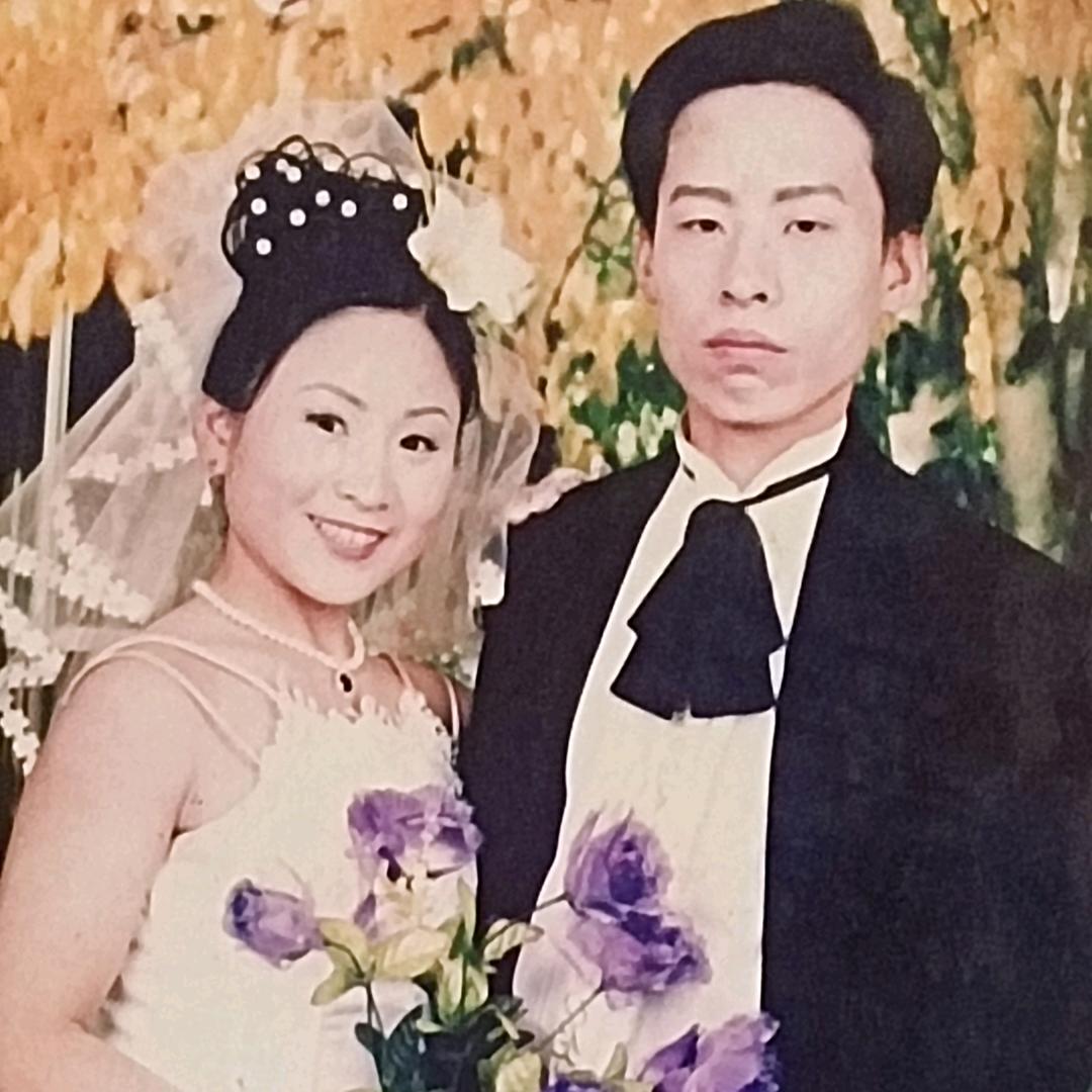 贤妻扶我凌云志，我还贤妻万两金。