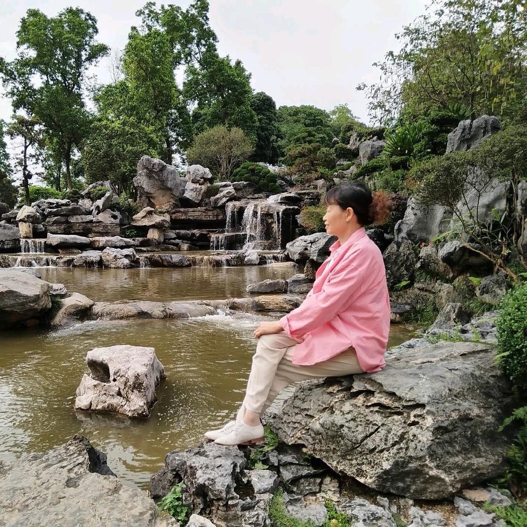 有故事的老女人