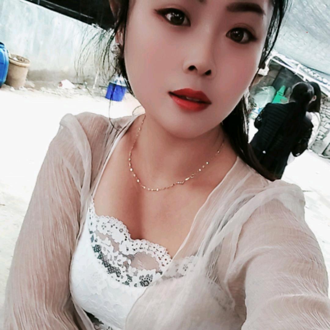 姐妹花灯王倩