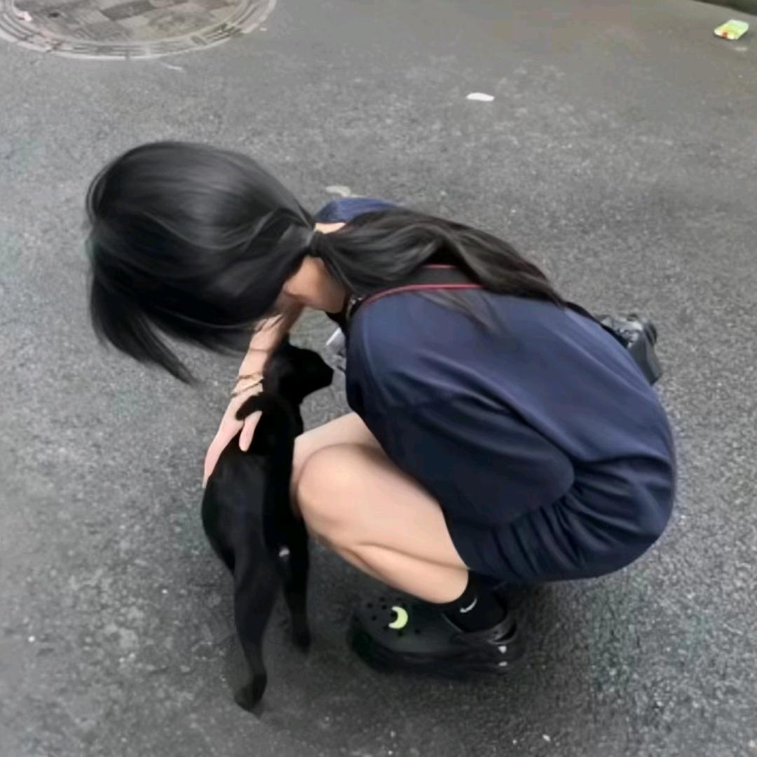 我也不太了解她.