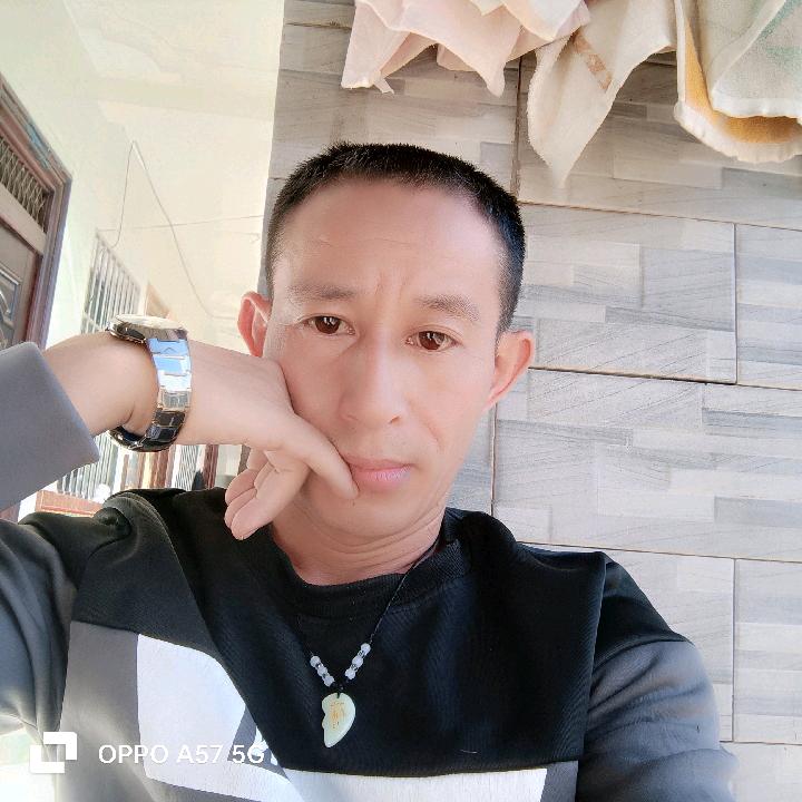 沧笑金成，单亲爸爸