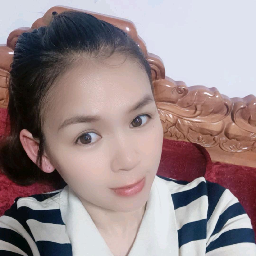 两公升眼泪摆摊人