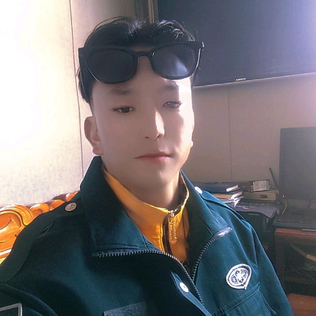 ༄སྨྲི་ཏི་བ་