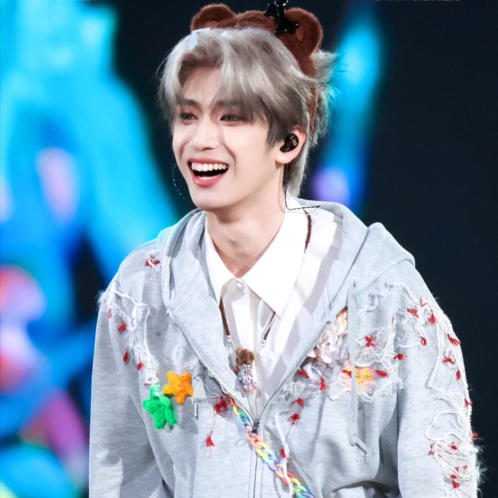 甜严椰汁～（忘本舞蹈主播李松洲）