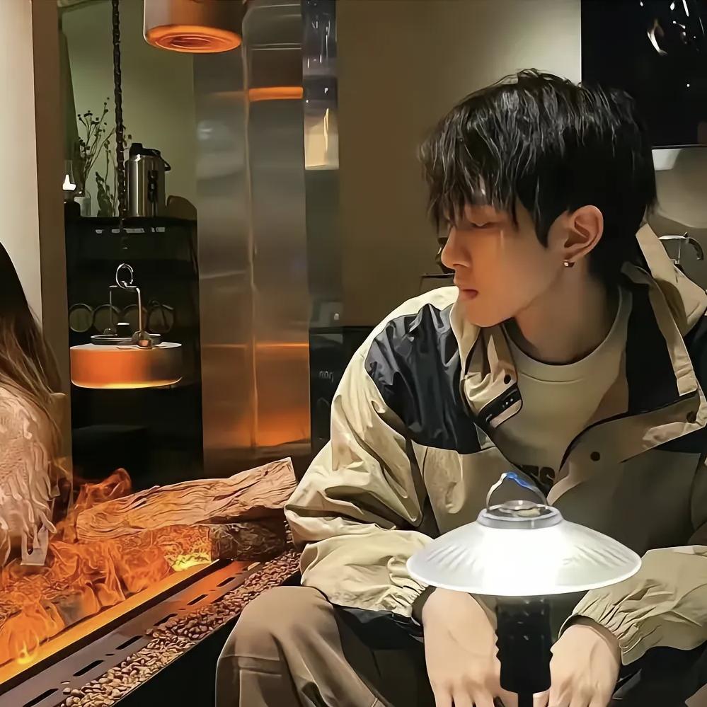 厕所没味放俩屁