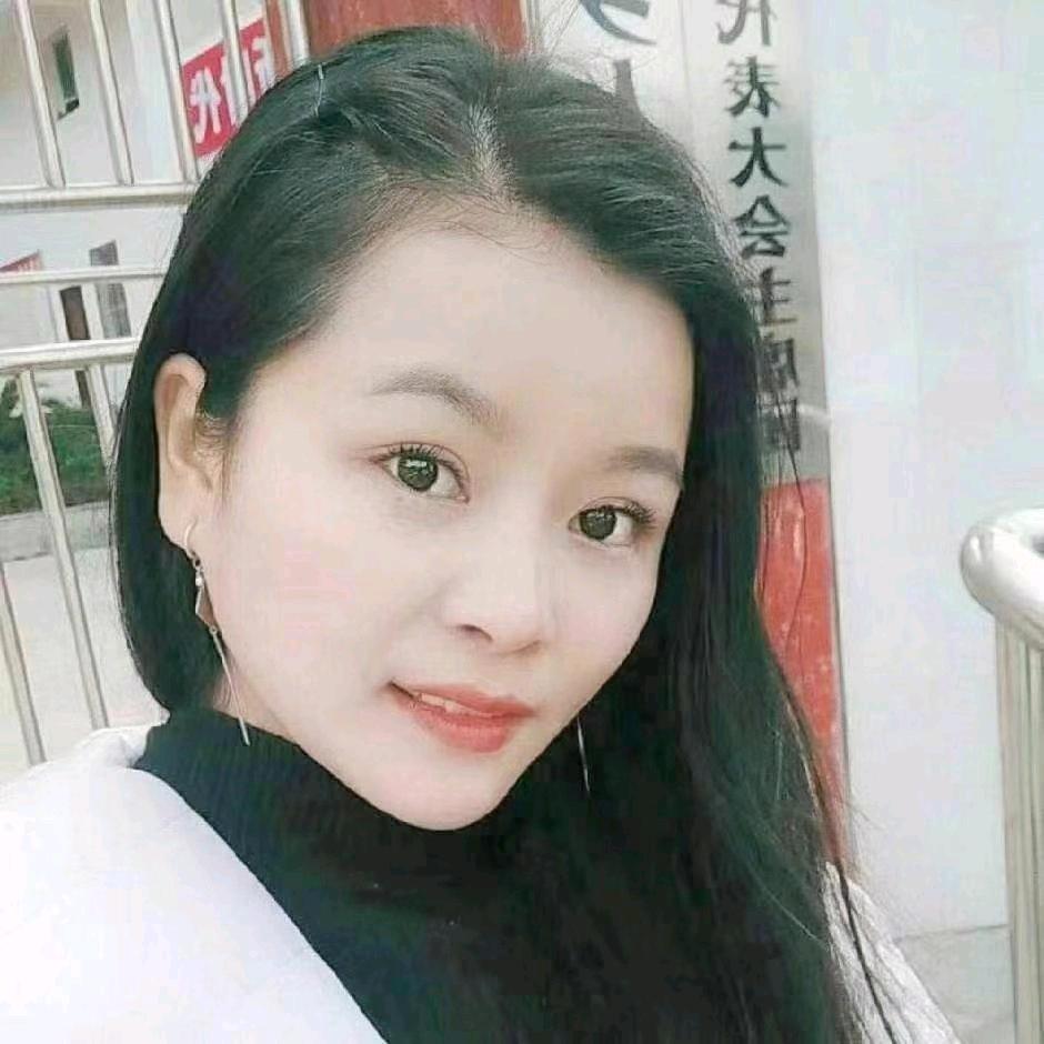 昔日村书记     小菲 正能量