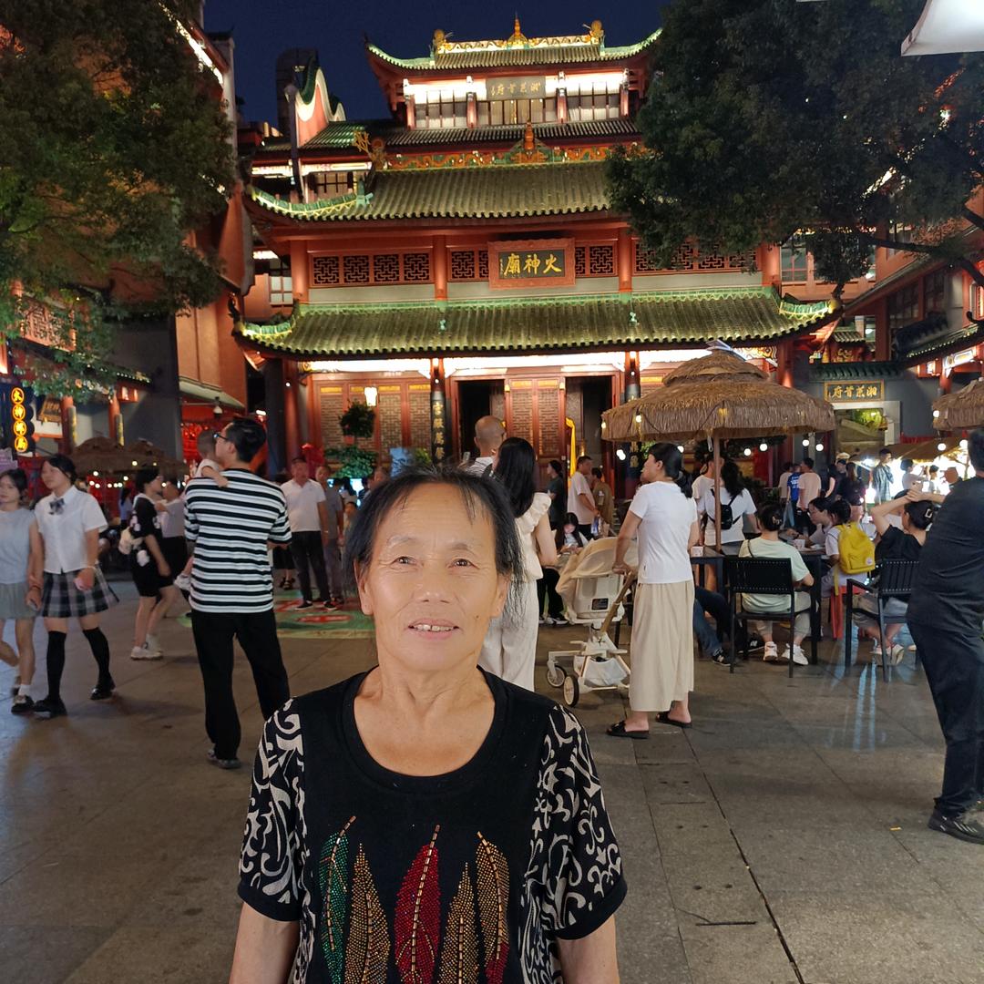 张炫曦奶奶
