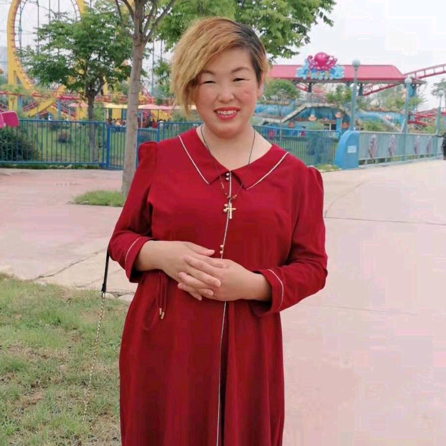 卖蛋卷的小媳妇