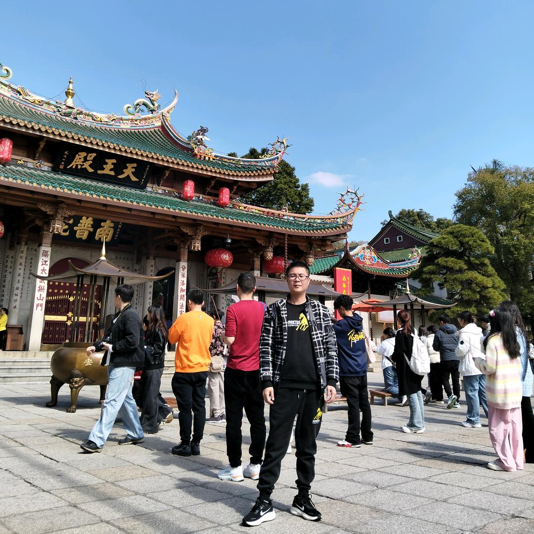 石狮鑫龙纸业小刘