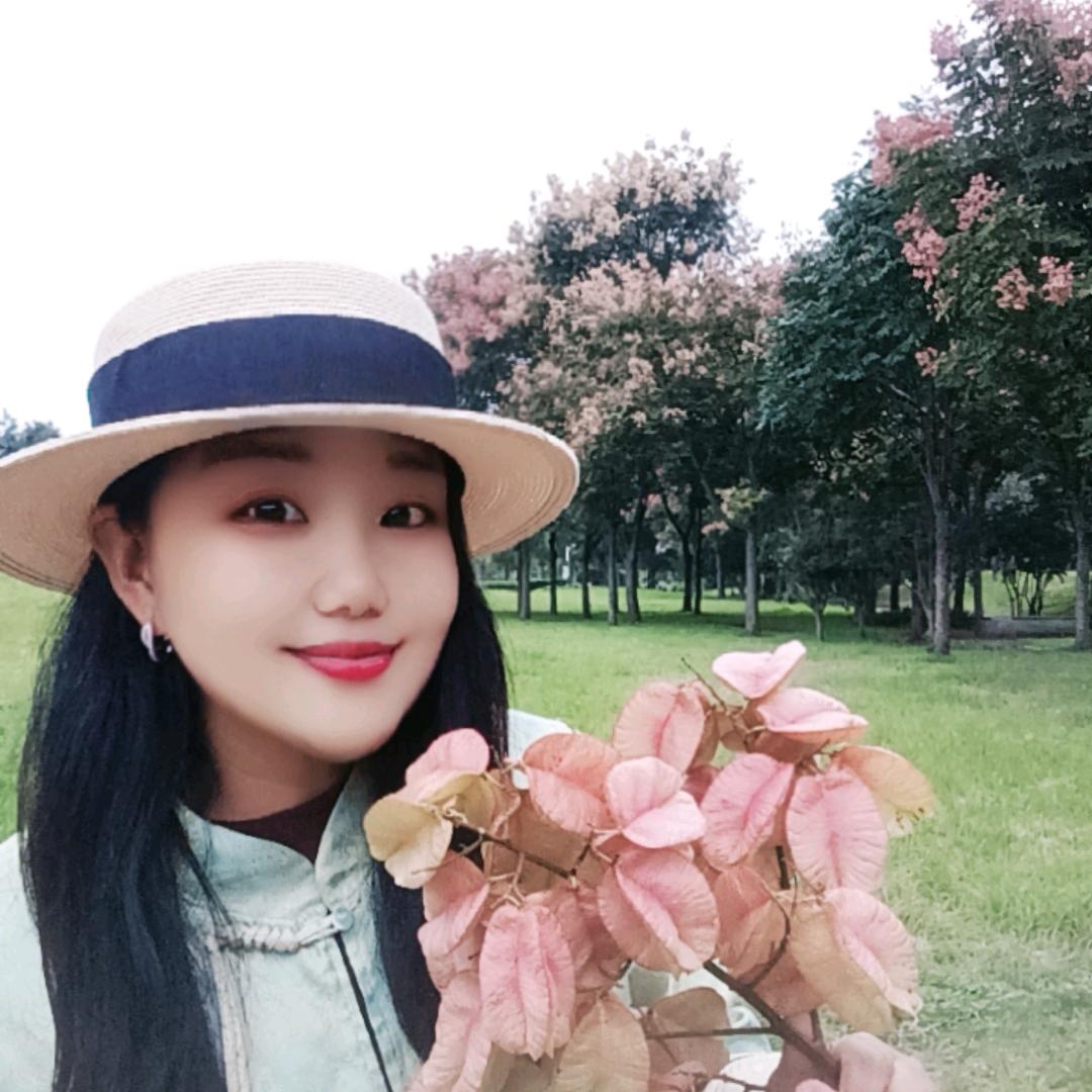 梅子伊人坊专业卖军训服