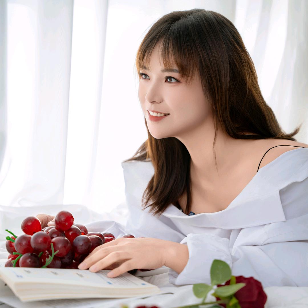 爱 你 不 用 说
