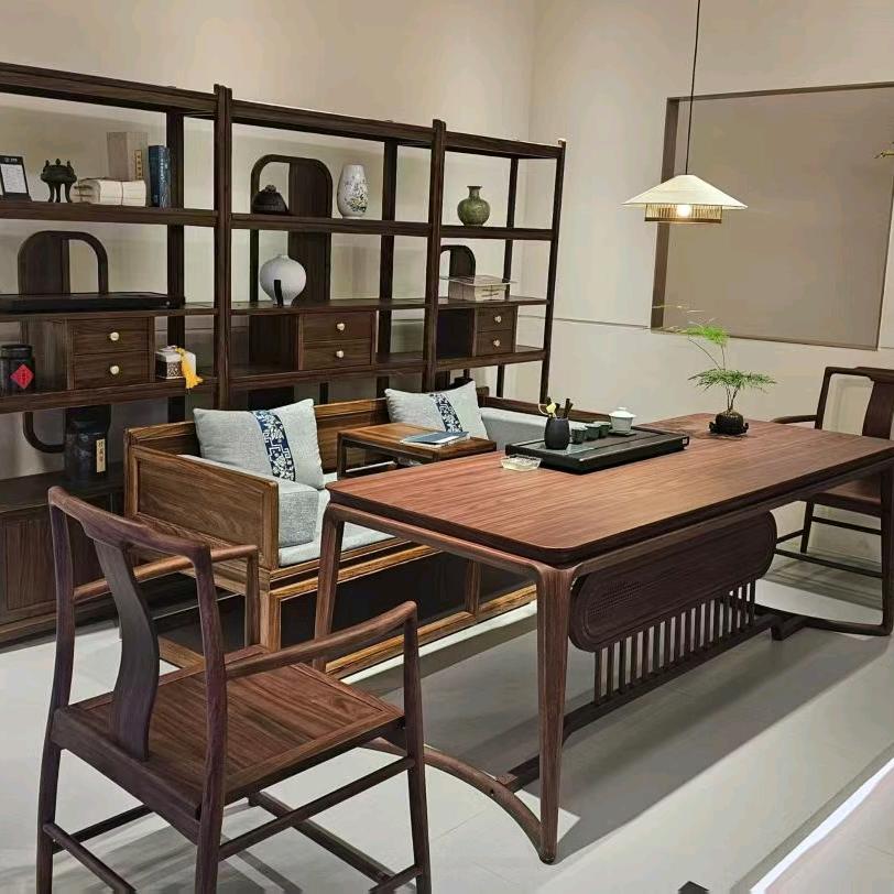 凌菲软体家具康姐