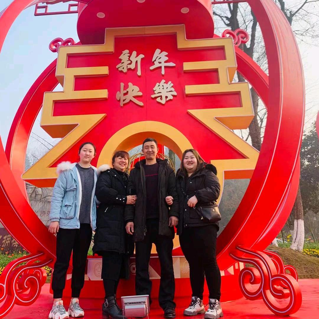 晚风几许撩人意，清茶等风也等你