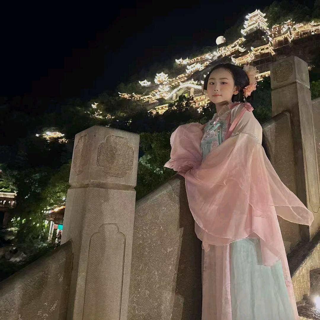 兰兰橱窗