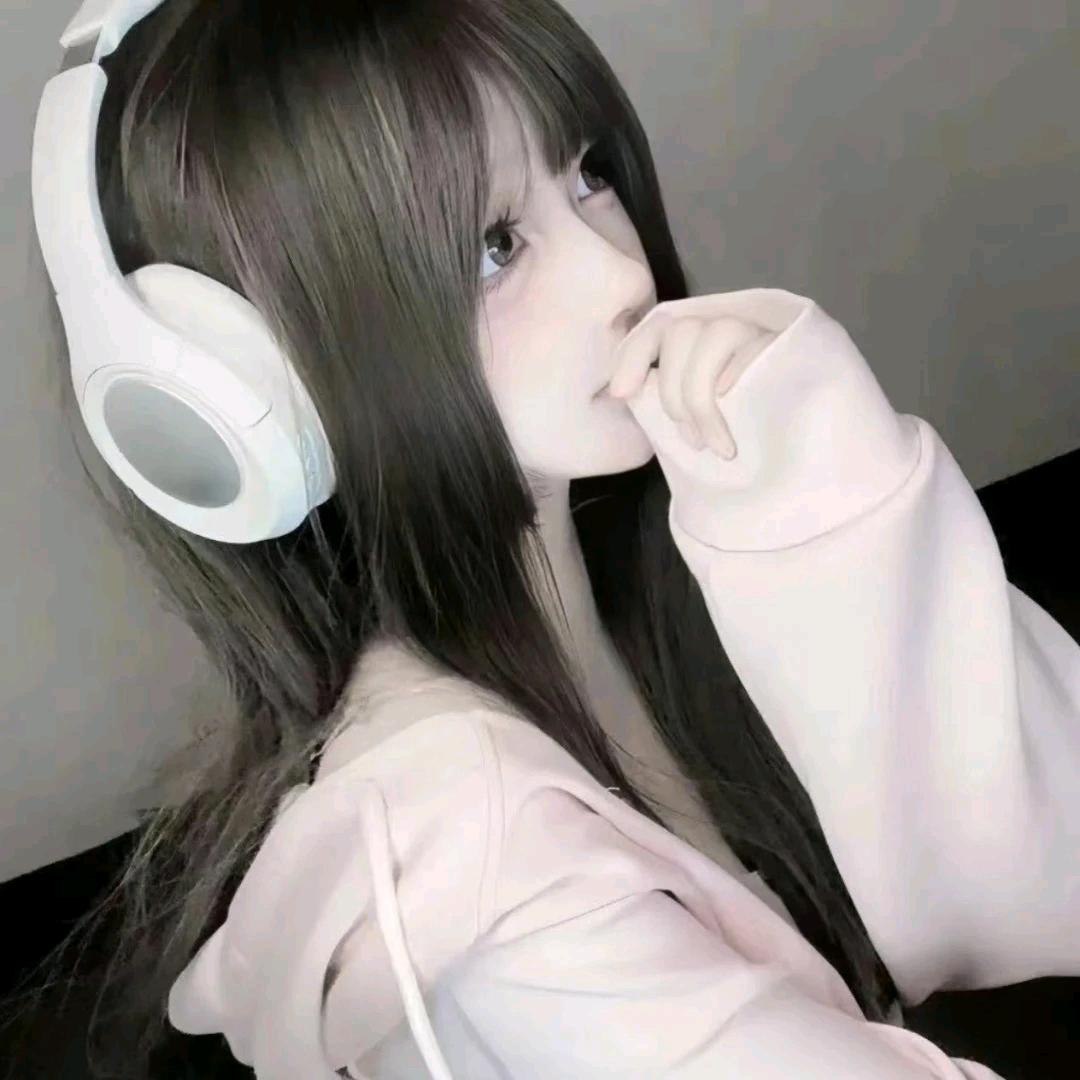 月有她皎洁