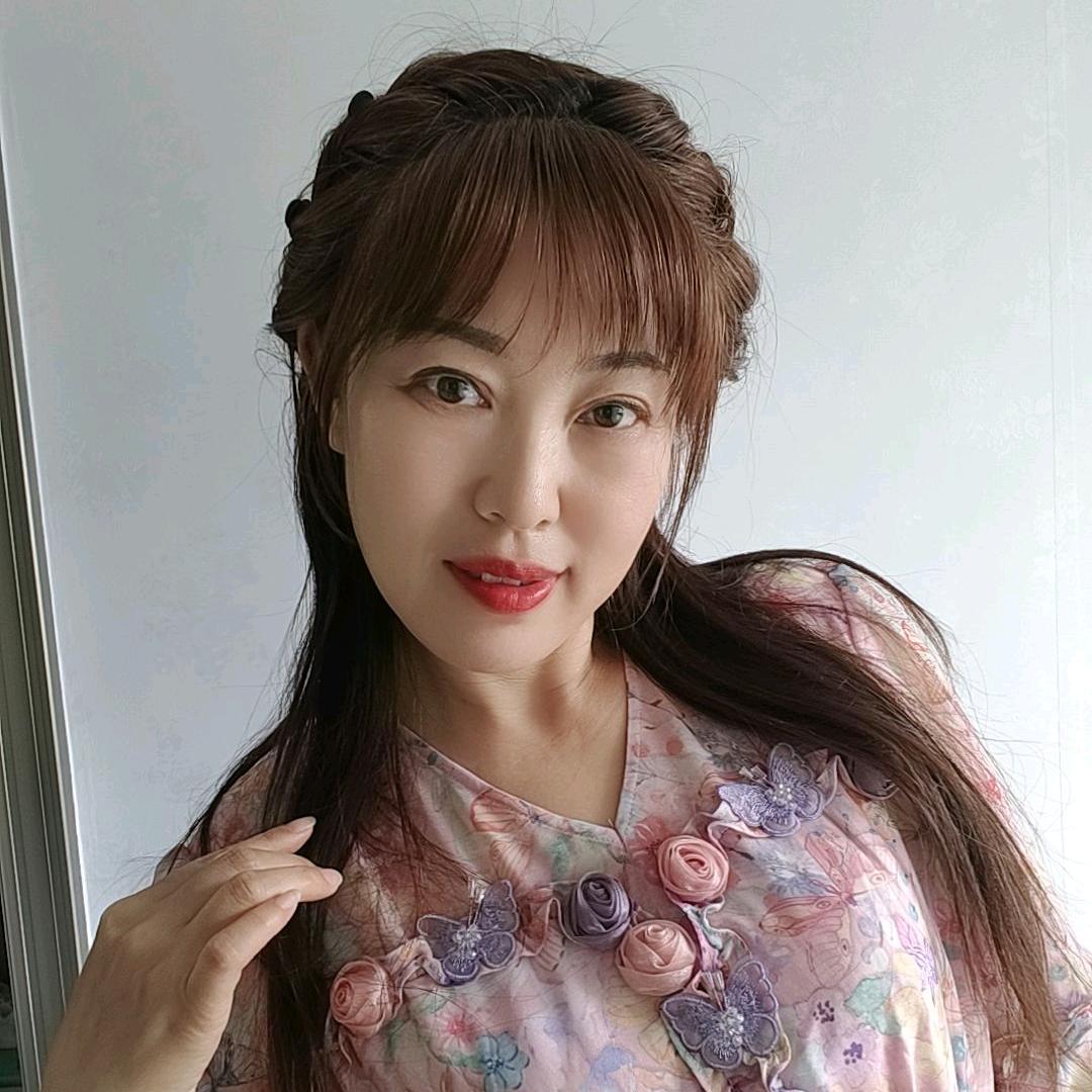 芳姐🌹（勿连赞不闲聊）