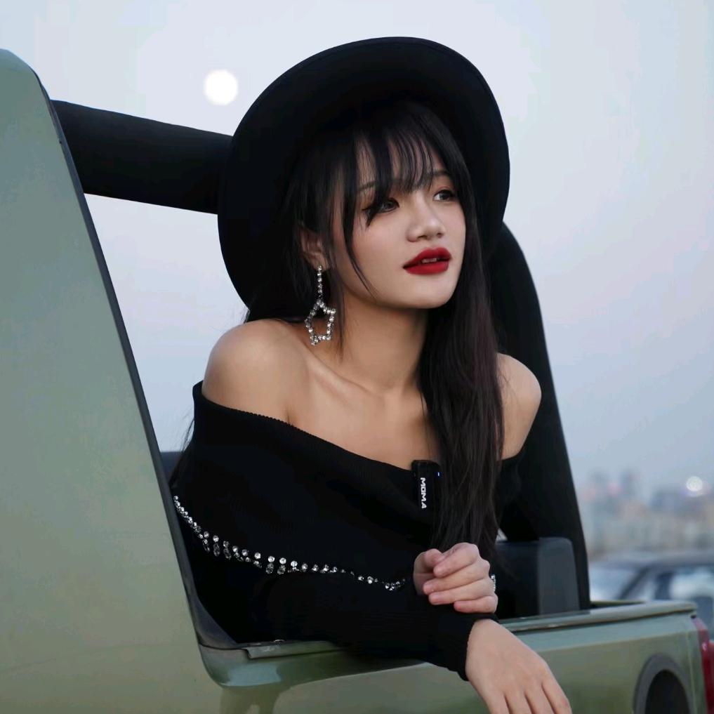 成都舒淇盘二手豪车（川渝老板娘）