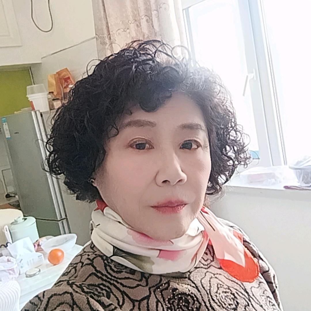 孙女的奶奶。