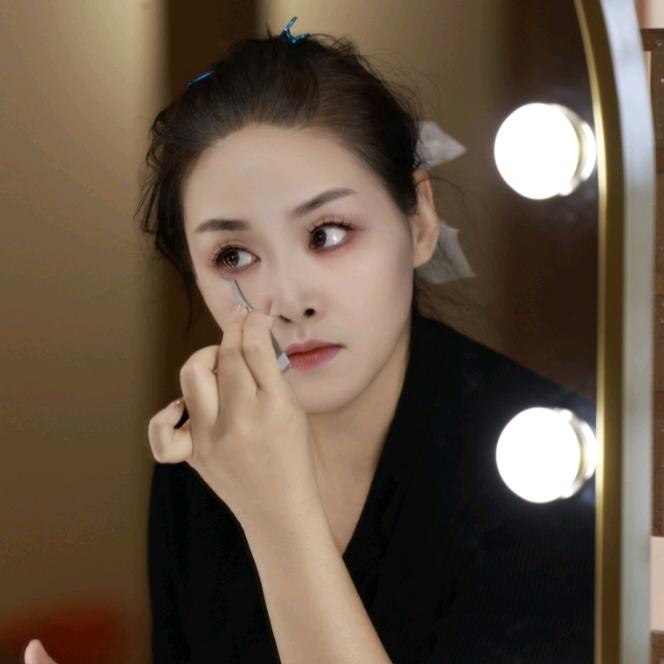 @竞文化妆师