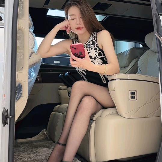 卖新车的小火柴