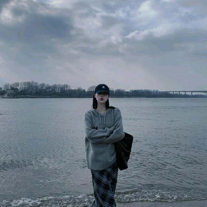 听雨的声音🌹