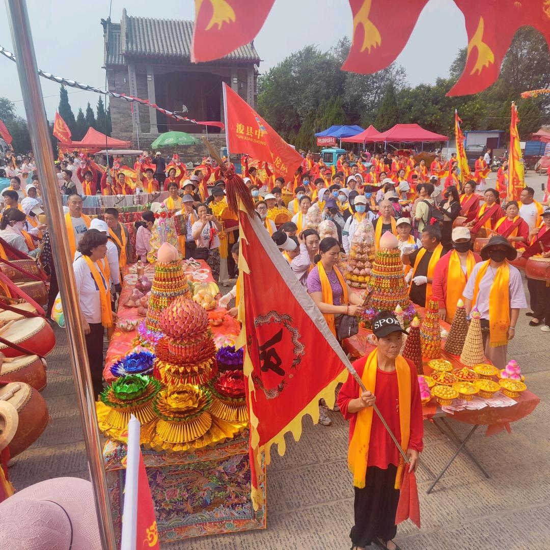 香（慈周寨镇高家庄女子盘鼓队）队长