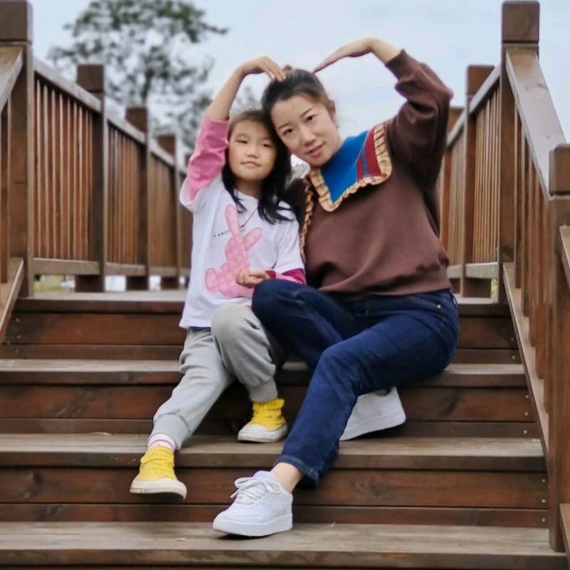 乐山徐六孃甜皮鸭（张公桥棣爸旁）