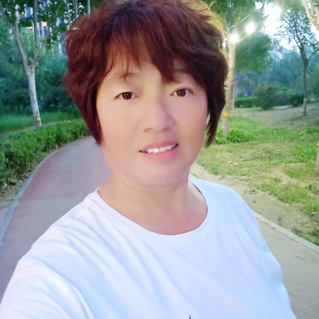 我是两个宝贝的奶奶