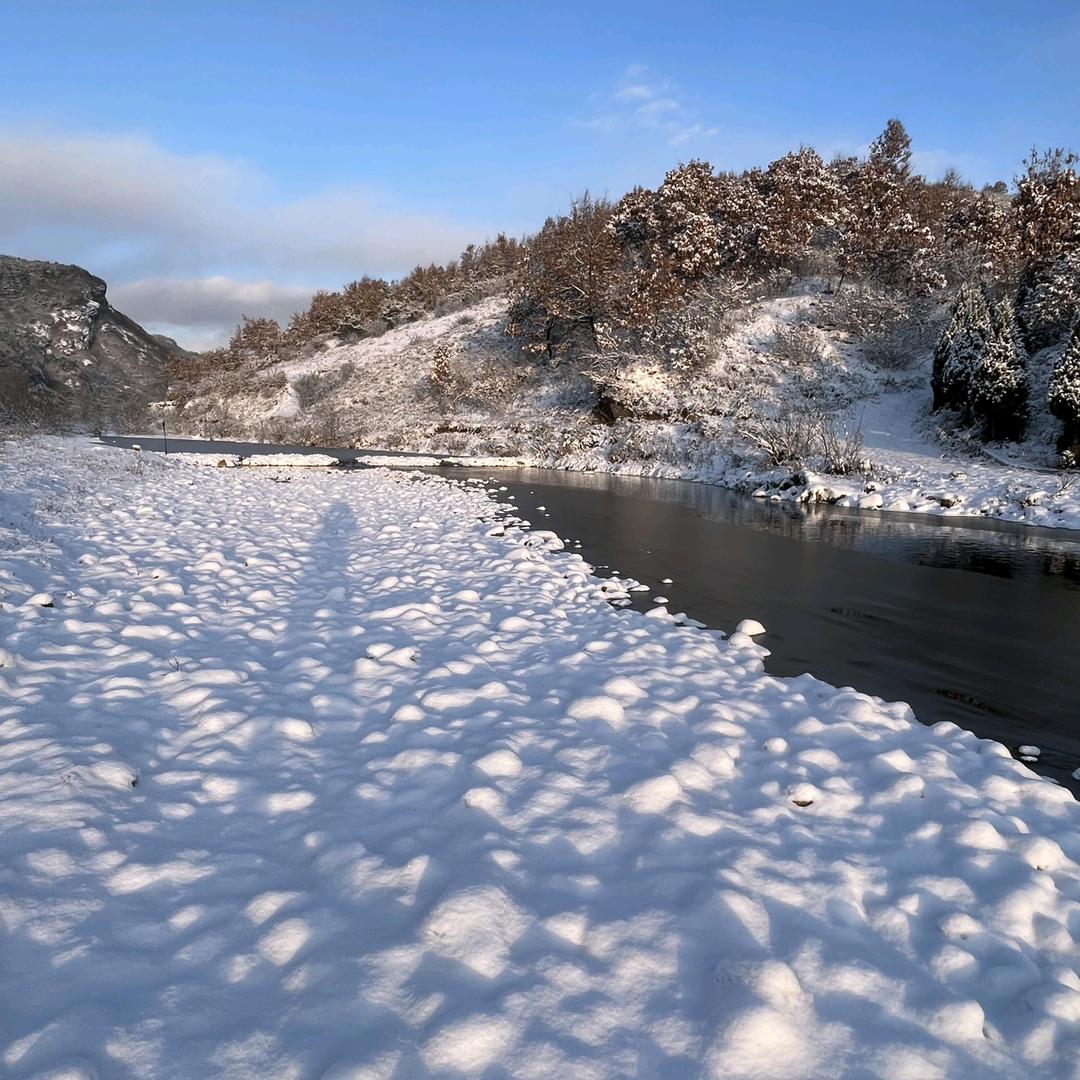 三道河星期⑧露营基地  小方