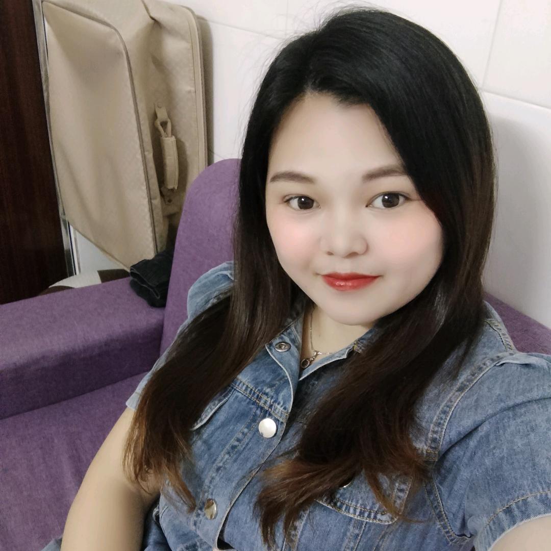 月幽倩倩