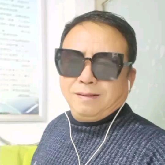 侯哥、
