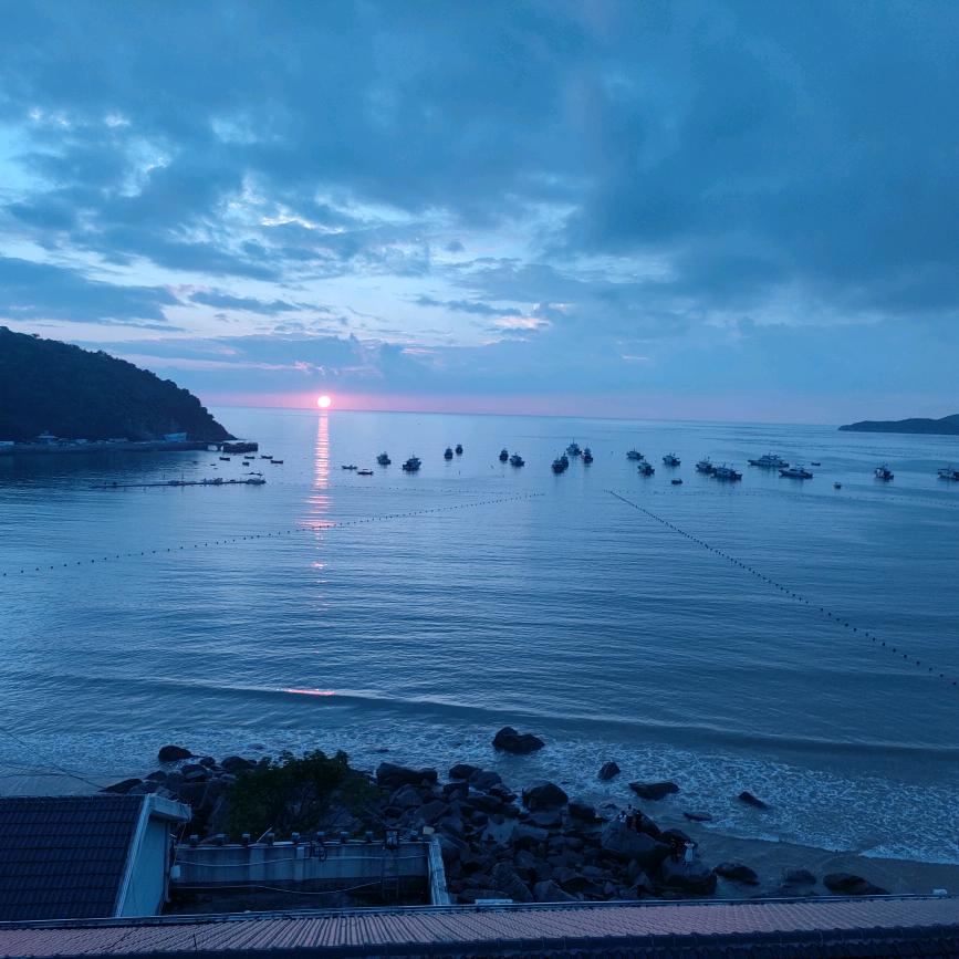 和爱的人吵架，和陌生人说心里话