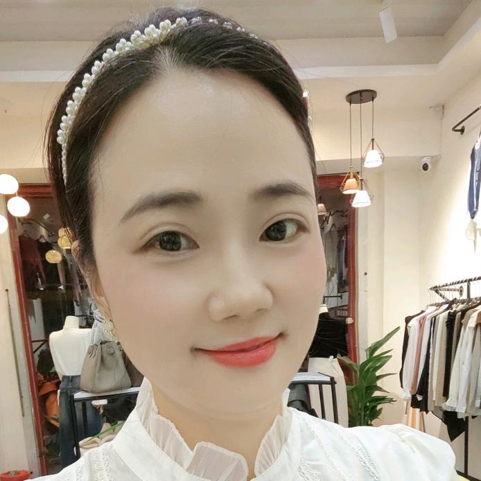黄小姐时尚女装