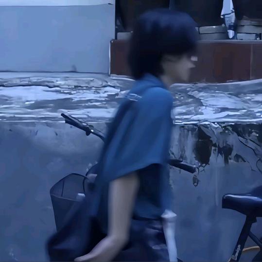 嗯哼🌧️