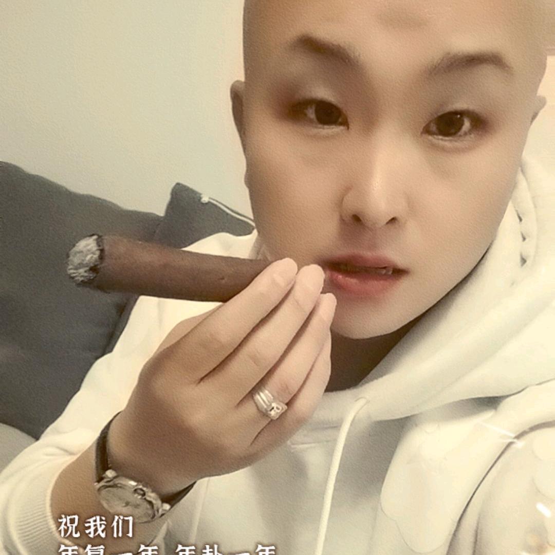 龙岗 阿华