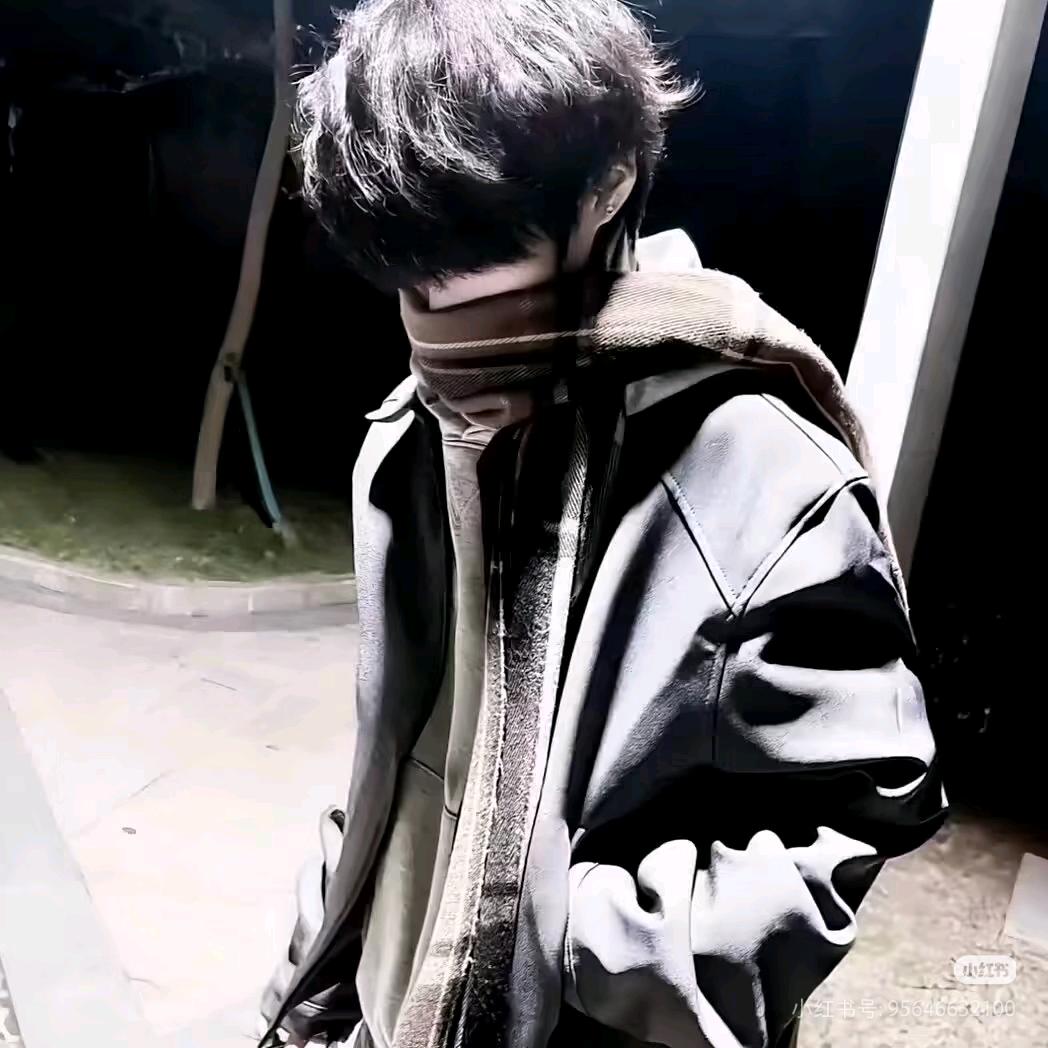 躲藏于黑暗之中