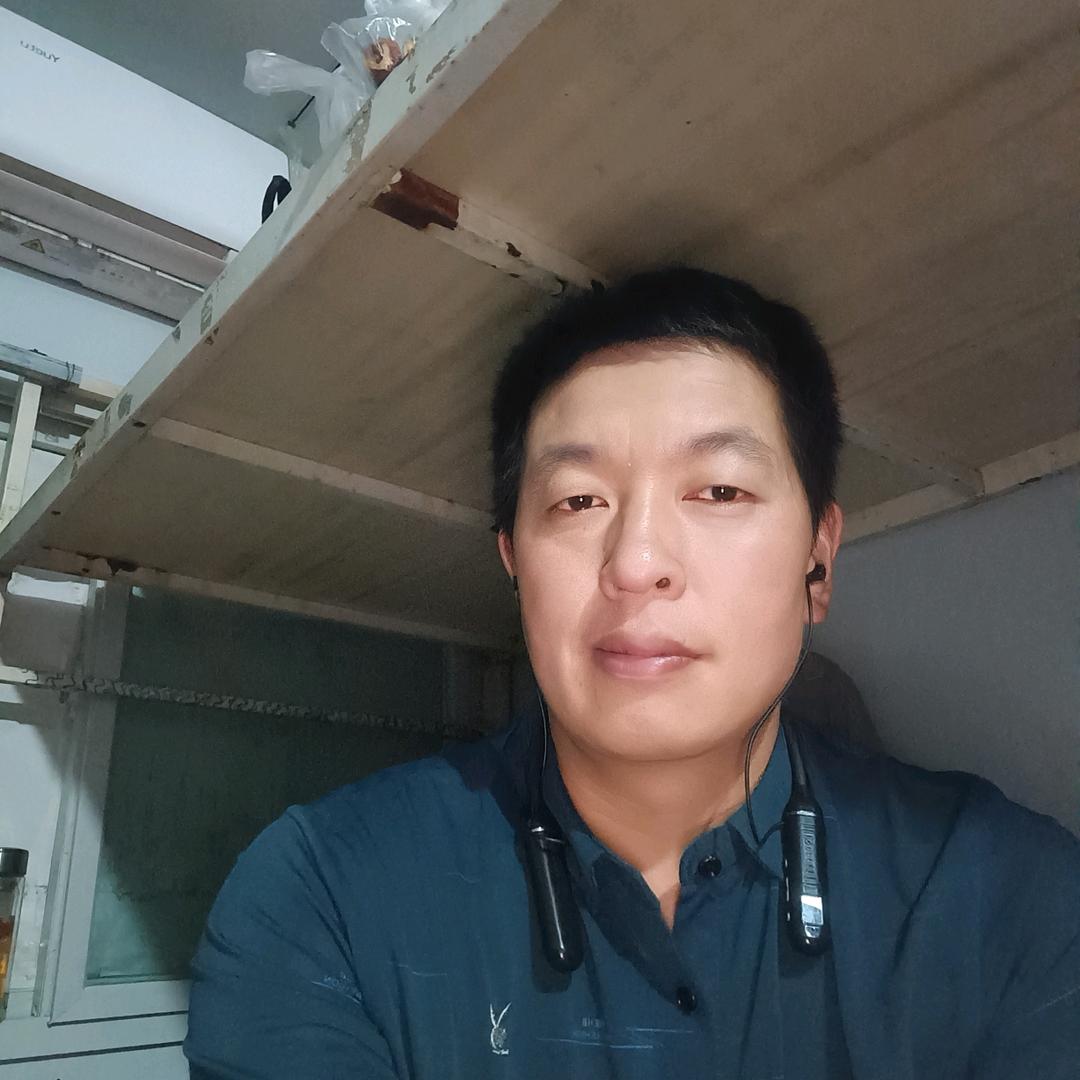 单身龙哥。