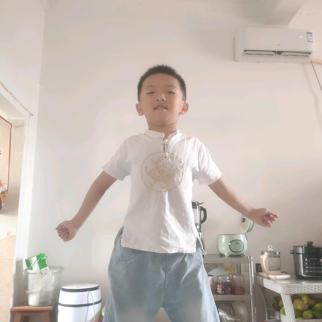 离谱的小伙