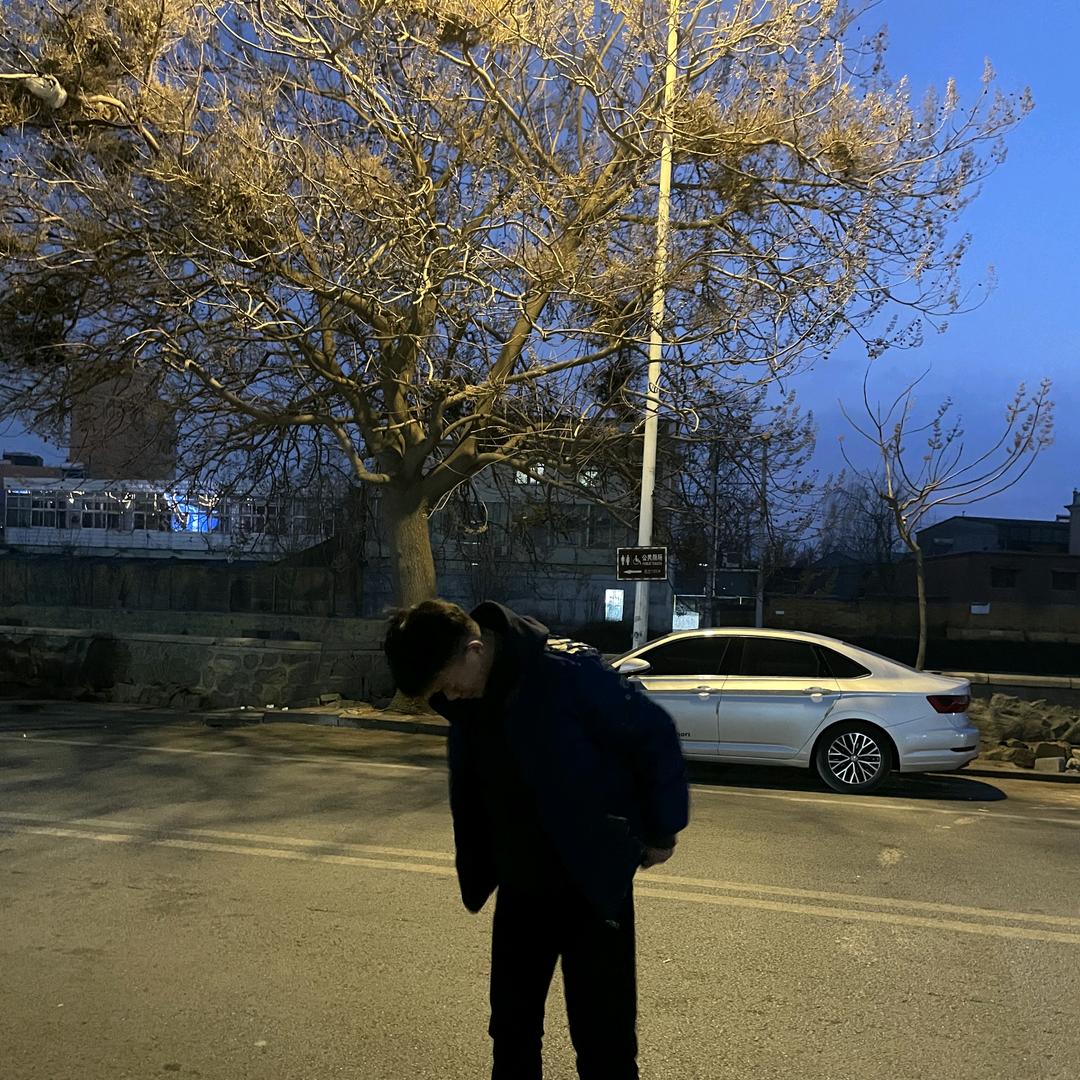 不1mo的陈.～