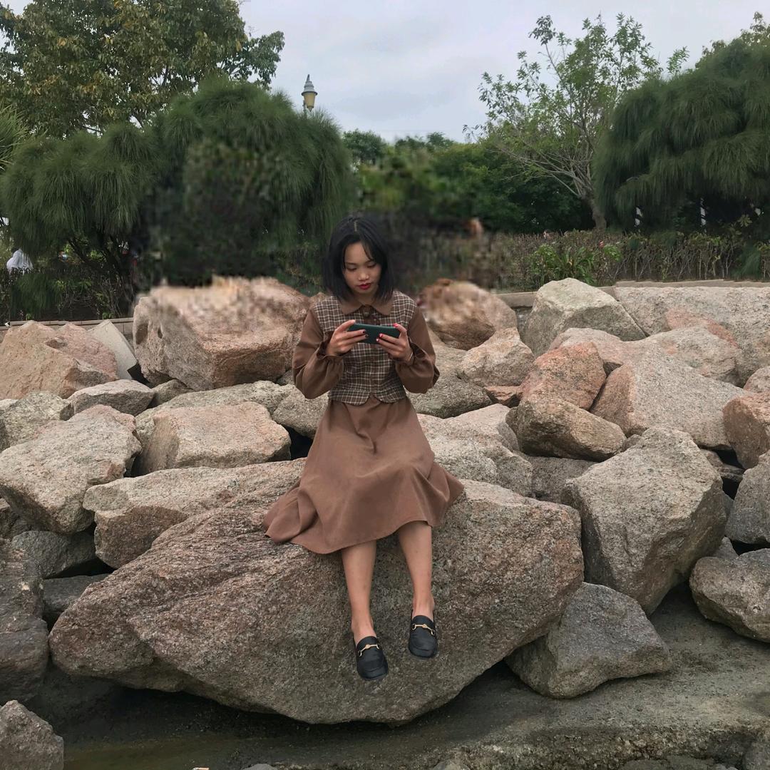 英子