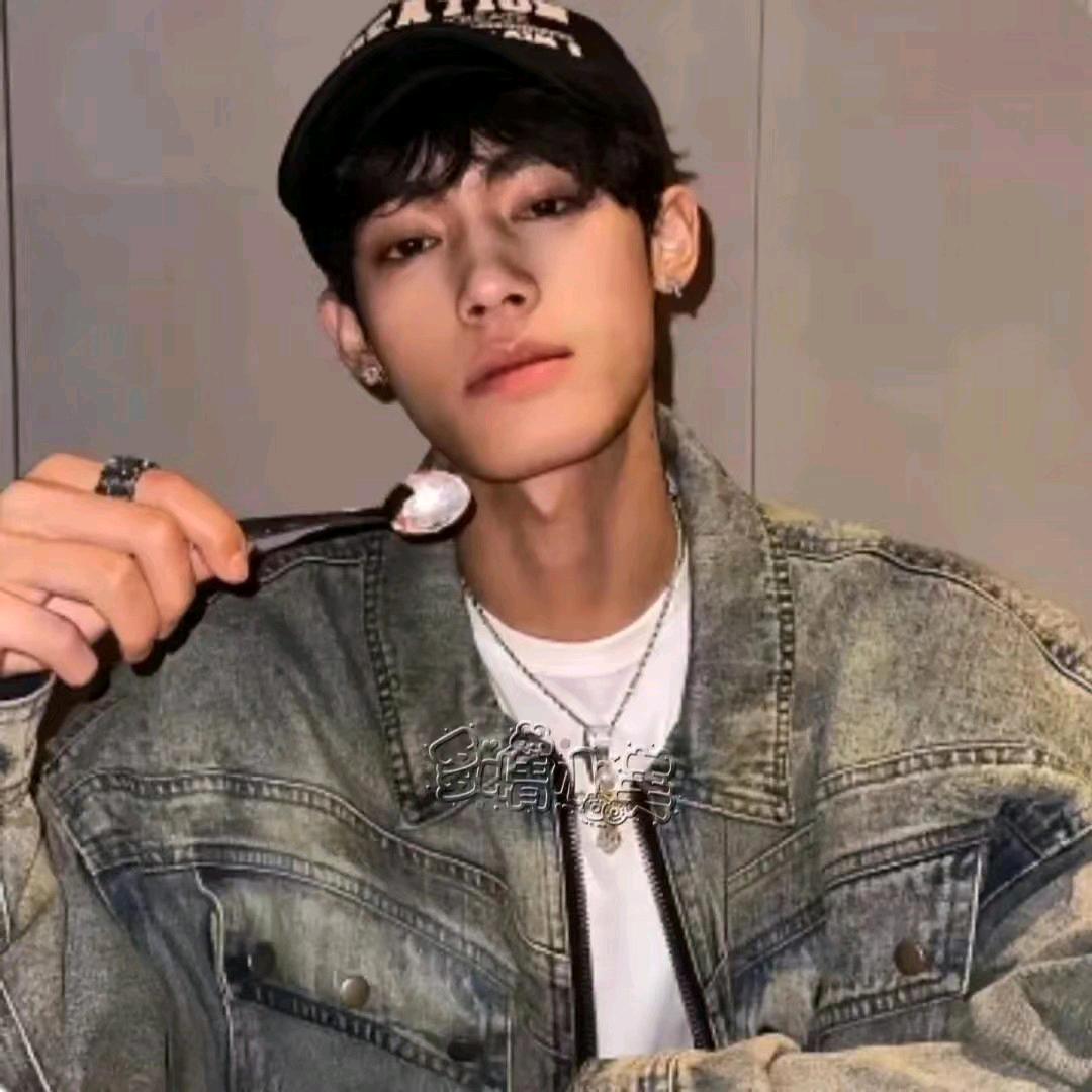 奕星♡̶.