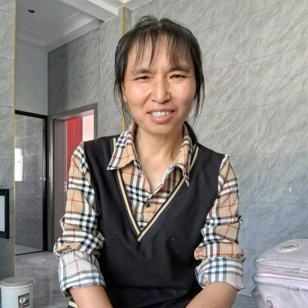 罗姐（早上四点10分，下午七点10开播