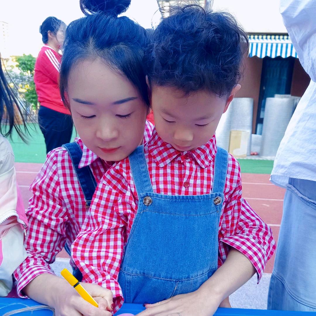 刘奶糖^O^