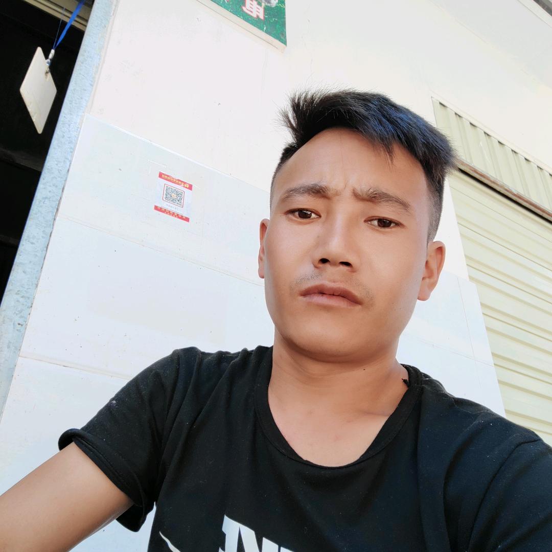 四个孩子的爹开直播