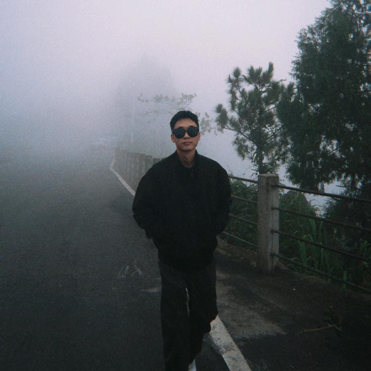 肖荣的厨卫灯具店